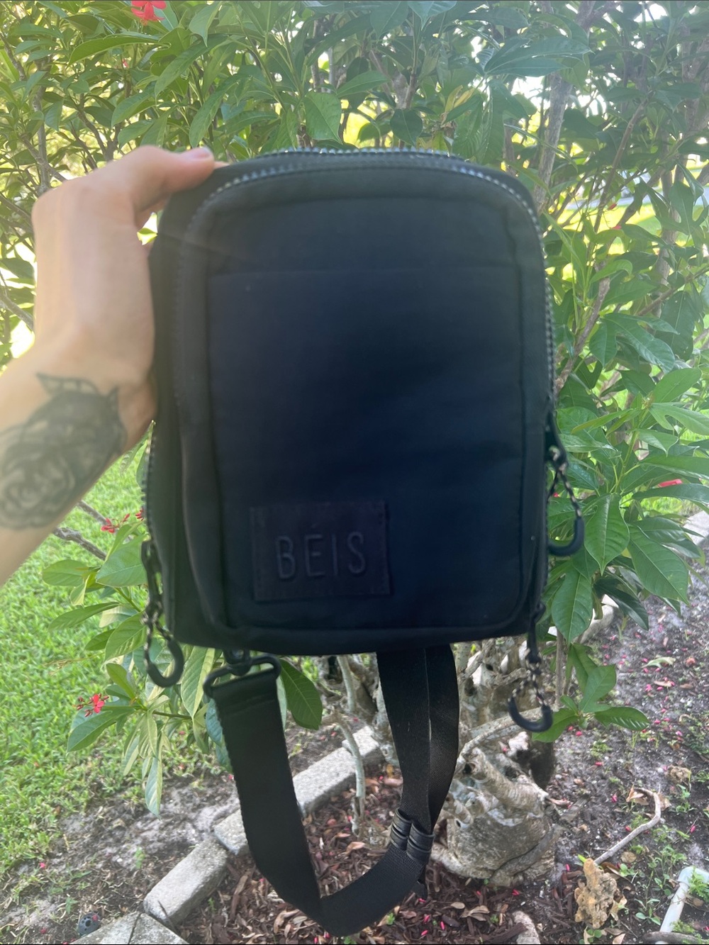 BEIS The Sport Sling in Black - Picture 4 of 7